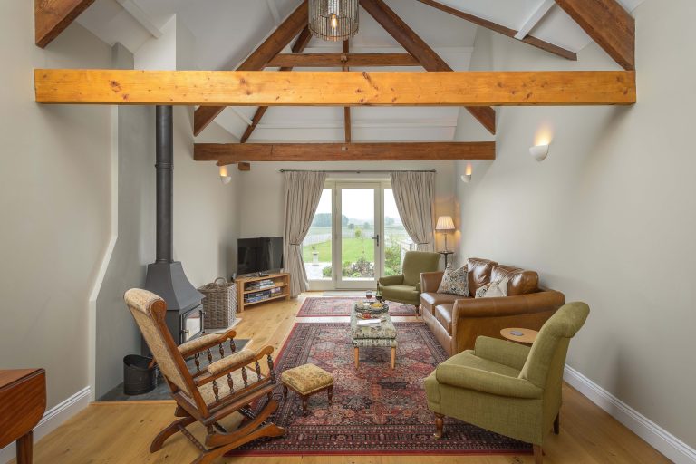 Cowslip Barn Lounge Area 768x512