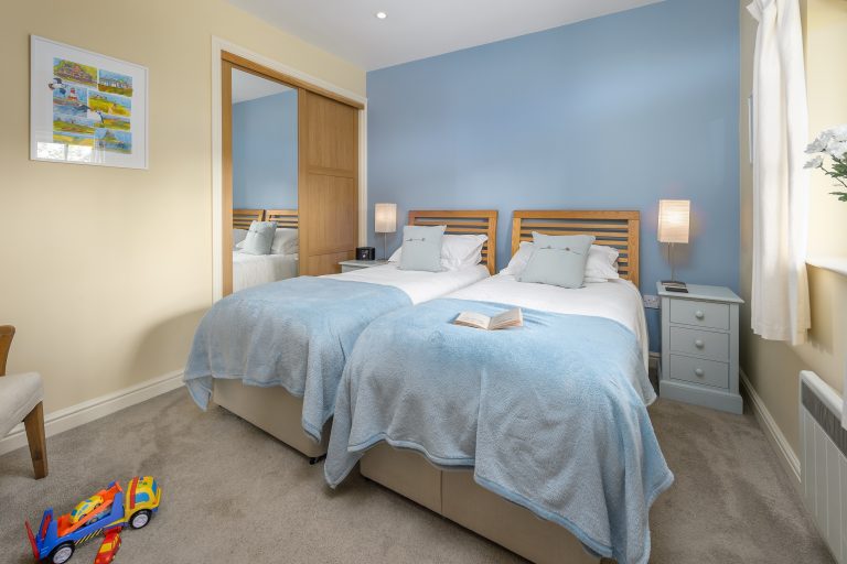 Farne View 3 768x512