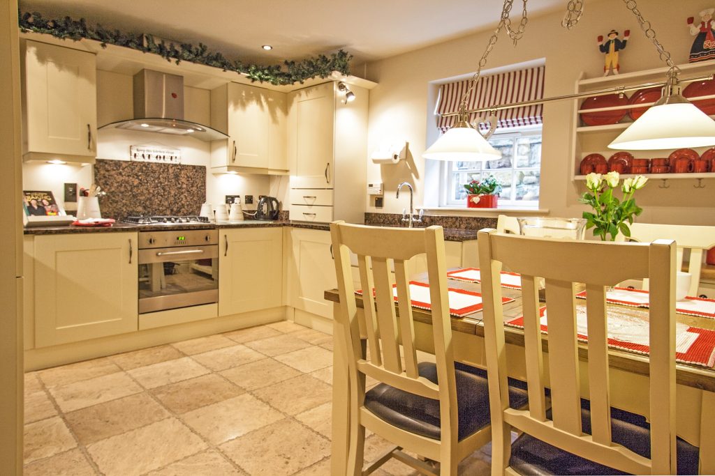 longstone kitchen luxury seahouses holiday home 1024x683