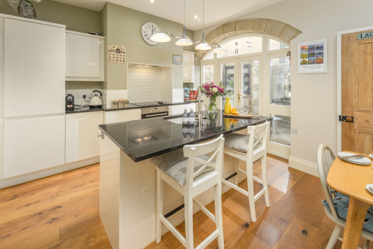 Earls Cottage Kitchen 768x512