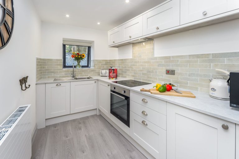 Novelists Cottages Kitchen 2 768x512