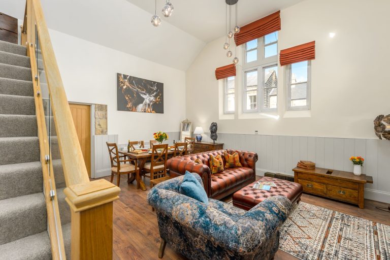 Novelists Cottages Lounge Diner 1 768x512