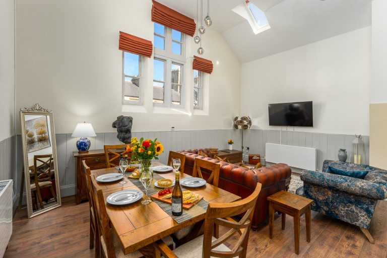 Novelists Cottages Lounge Diner 10 768x512