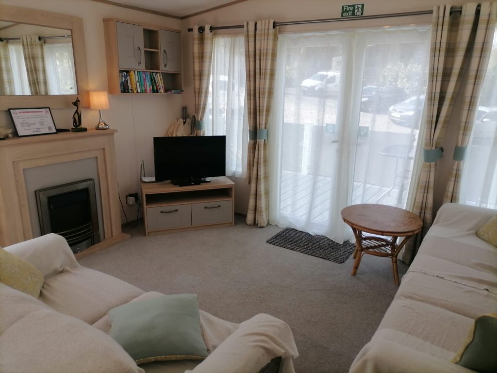 The Willows 3 bedrooms with enclosed decking in Hastings Dog
