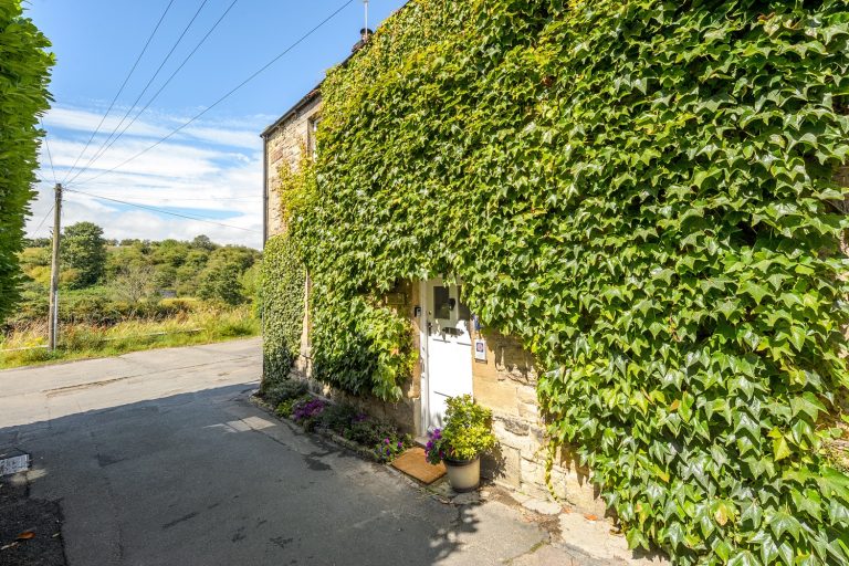 Lane End External 3 768x512