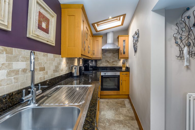 Lane End Kitchen 7 768x512