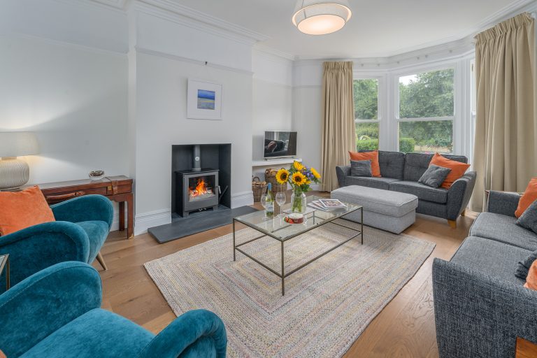 Riverside House Lounge 8 768x512